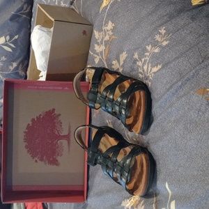 Cobb Hill Black & Brown Size 7 Rubey Woven Sandals